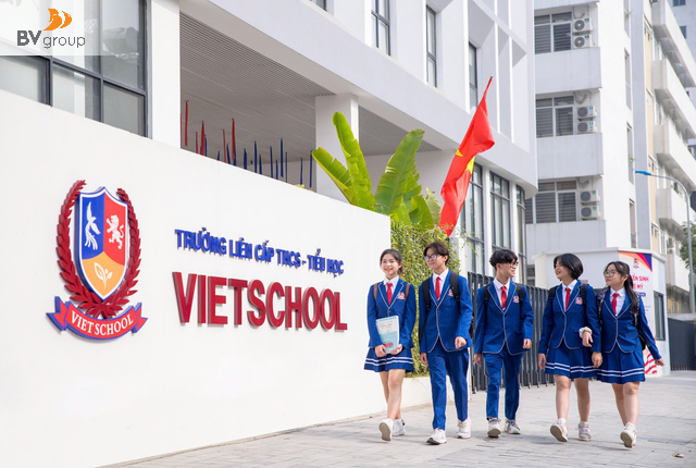 GIÁO DỤC KHAI PHÓNG GIÚP HỌC SINH VIETSCHOOL VỮNG TRI THỨC, MẠNH KỸ NĂNG