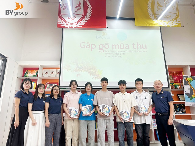 TRĂNG XANH GẶP MẶT TÂN SINH VIÊN: KHI ÁNH TRĂNG GIEO NIỀM TIN