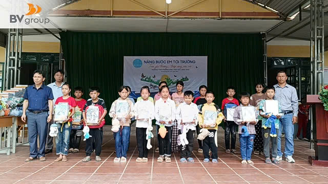 QUỸ TRĂNG XANH – NHỮNG MÓN QUÀ Ý NGHĨA TRAO ĐẾN VỚI HỌC SINH TRƯỜNG THCS MƯỜNG PỒN, ĐIỆN BIÊN