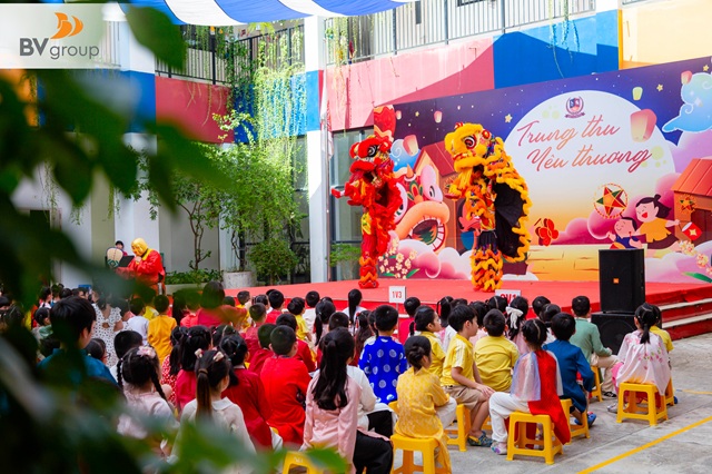 VIETSCHOOL ĐÓN TẾT TRUNG THU ĐẬM ĐÀ BẢN SẮC VIỆT