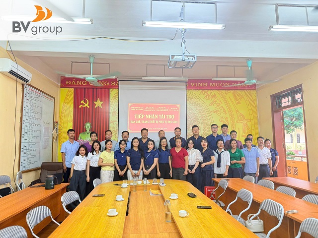TRÀ MỸ LÂM HỖ TRỢ CƠ SỞ VẬT CHẤT CHO HỌC SINH TRƯỜNG THCS MỸ BẰNG (TUYÊN QUANG)